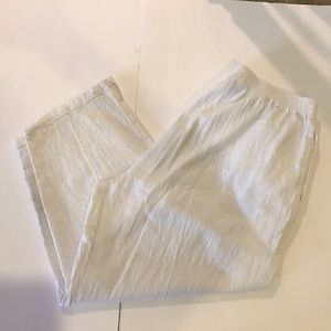 Sea Breeze White Capri Pants Size Medium